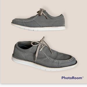 Men’s Clark’s olive canvas Forge Run shoes. Size 10.5 M